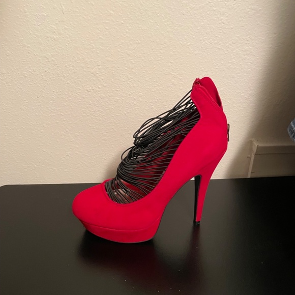 Heels - Picture 2 of 3